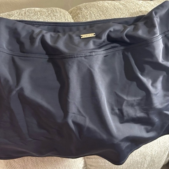 NWT Black Sunsets Sporty Swim Skirt Size Small - Picture 7 of 12